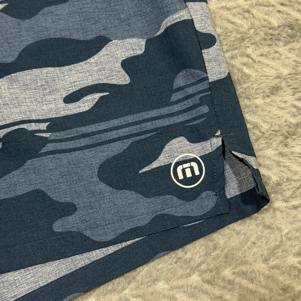Travis Mathew Survivalist Casual Board Shorts Men XL Blue Camo Heater Series